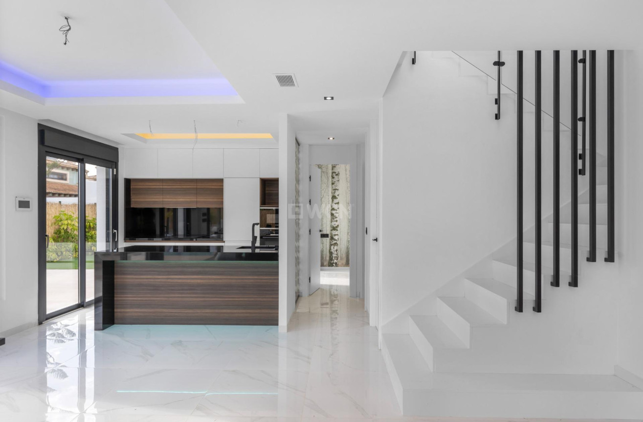 Odsprzedaż - Villa - Torrevieja - Torreta Florida
