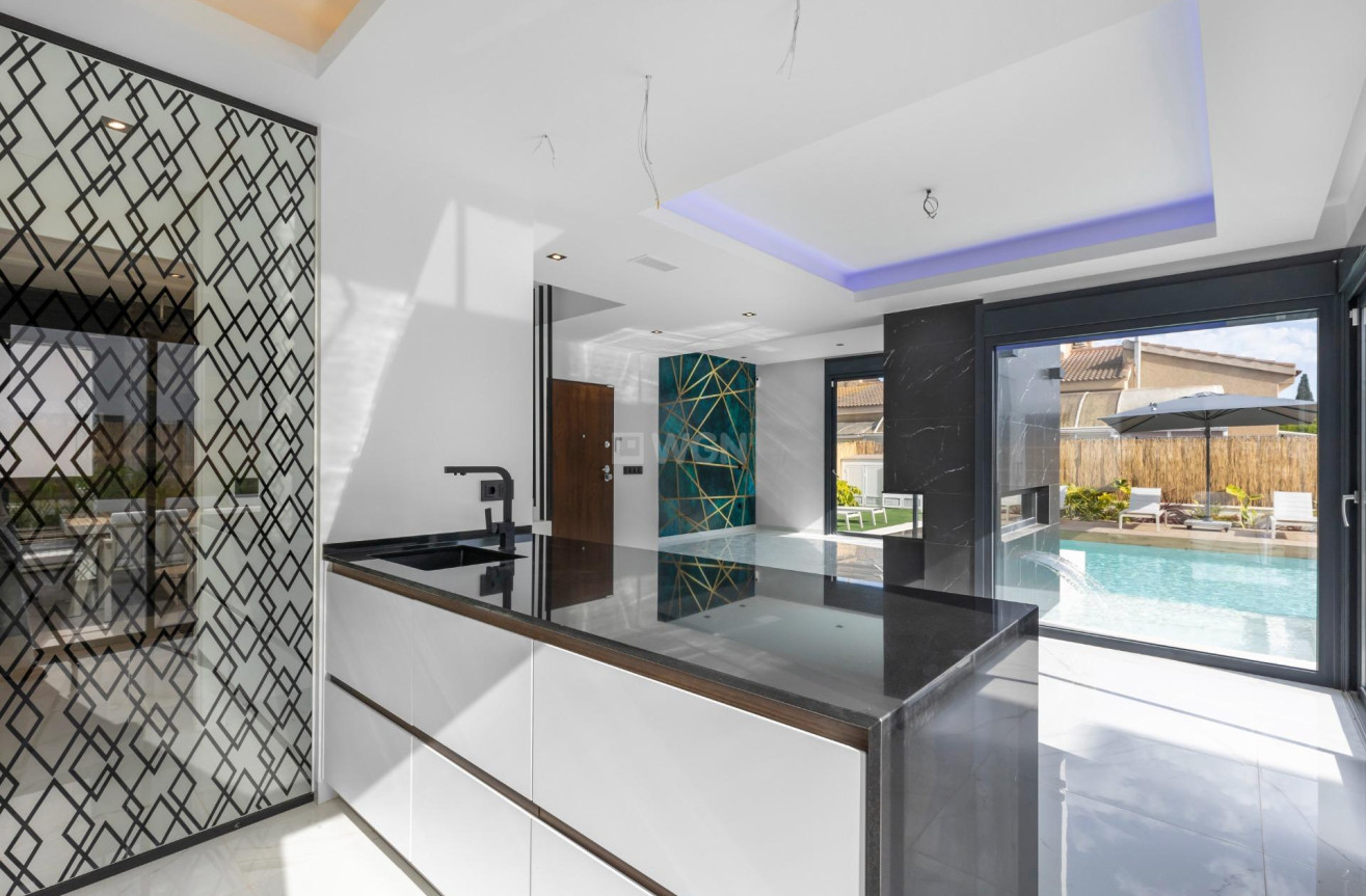 Odsprzedaż - Villa - Torrevieja - Torreta Florida