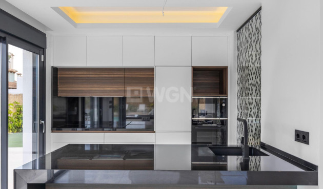 Odsprzedaż - Villa - Torrevieja - Torreta Florida