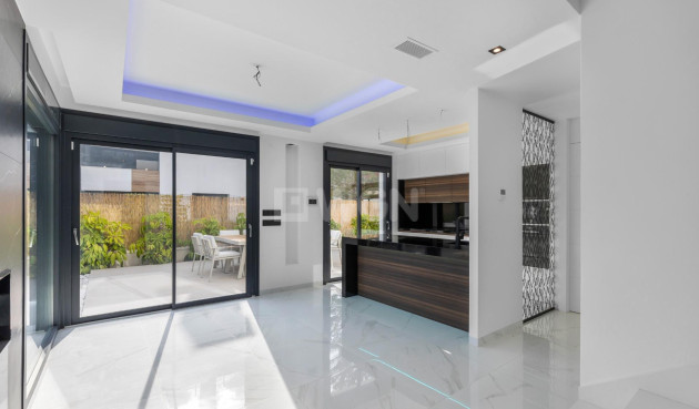 Odsprzedaż - Villa - Torrevieja - Torreta Florida