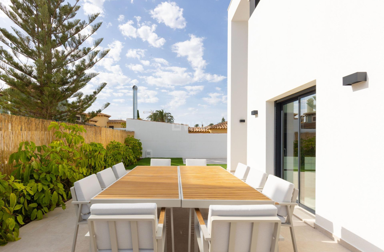 Odsprzedaż - Villa - Torrevieja - Torreta Florida
