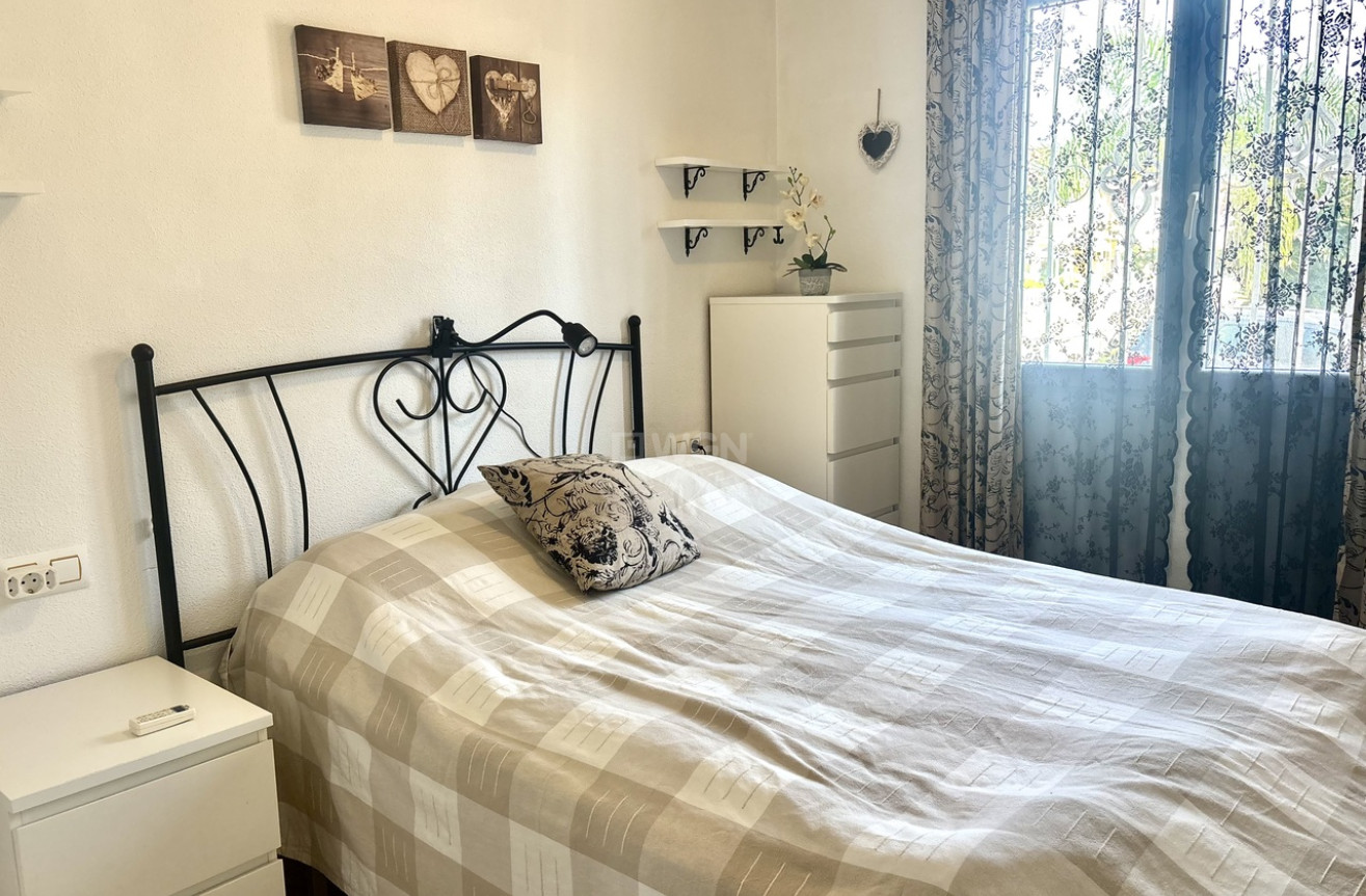 Odsprzedaż - Mieszkanie w bloku - La Zenia - Costa Blanca
