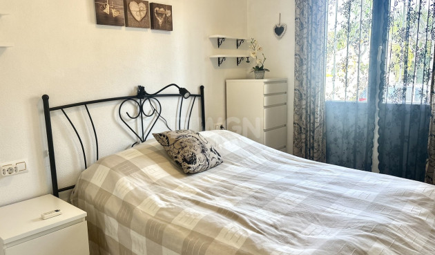 Odsprzedaż - Mieszkanie w bloku - La Zenia - Costa Blanca
