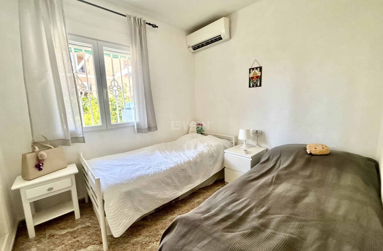 Odsprzedaż - Mieszkanie w bloku - La Zenia - Costa Blanca
