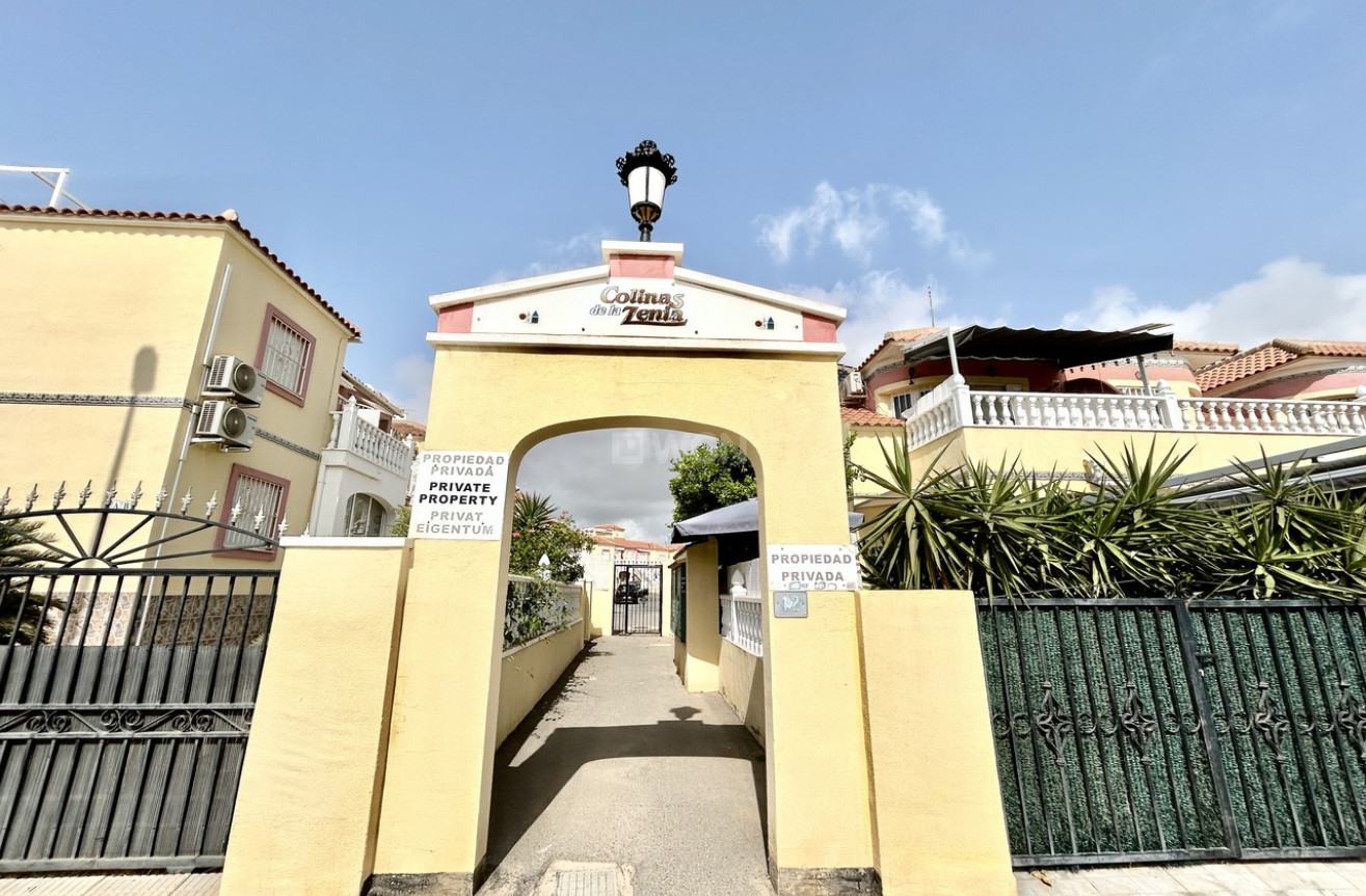 Odsprzedaż - Mieszkanie w bloku - La Zenia - Costa Blanca
