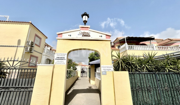 Odsprzedaż - Mieszkanie w bloku - La Zenia - Costa Blanca