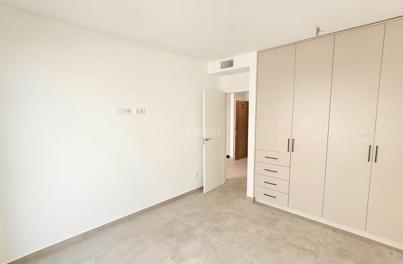 Odsprzedaż - Mieszkanie w bloku - Torrevieja - Playa del Cura