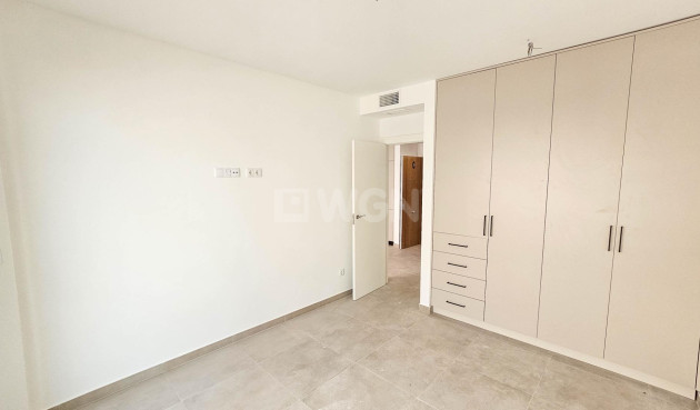 Odsprzedaż - Mieszkanie w bloku - Torrevieja - Playa del Cura