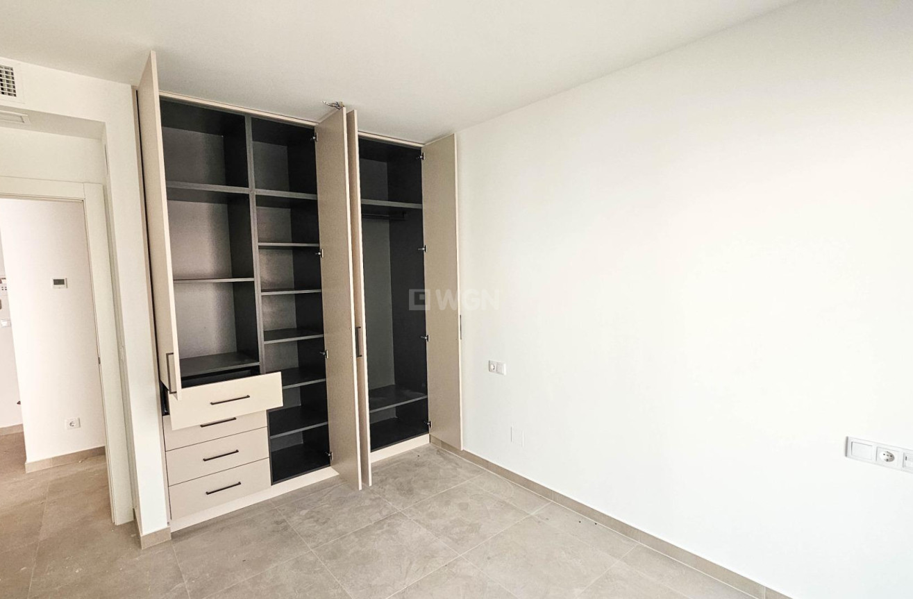 Odsprzedaż - Mieszkanie w bloku - Torrevieja - Playa del Cura