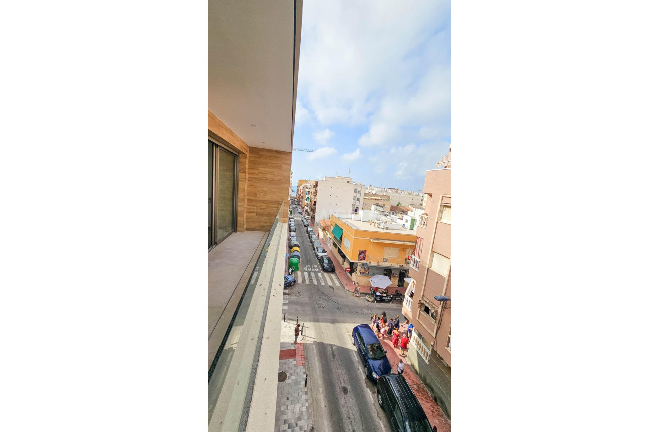 Odsprzedaż - Mieszkanie w bloku - Torrevieja - Playa del Cura