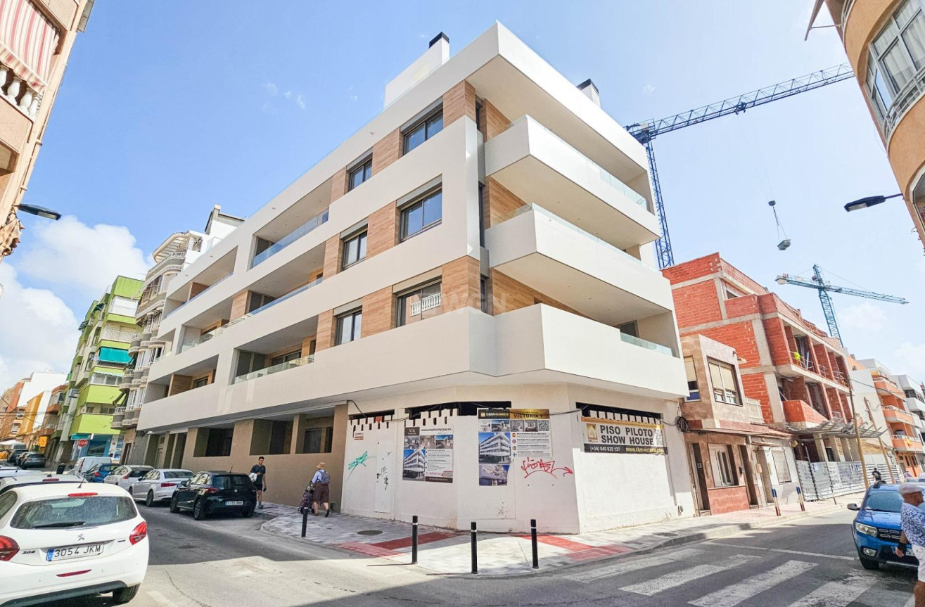 Odsprzedaż - Mieszkanie w bloku - Torrevieja - Playa del Cura
