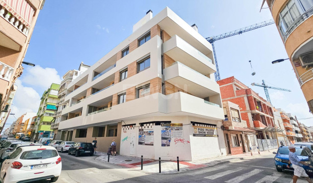 Odsprzedaż - Mieszkanie w bloku - Torrevieja - Playa del Cura