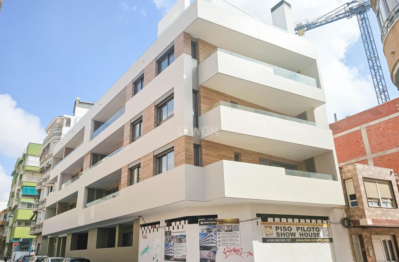 Odsprzedaż - Mieszkanie w bloku - Torrevieja - Playa del Cura