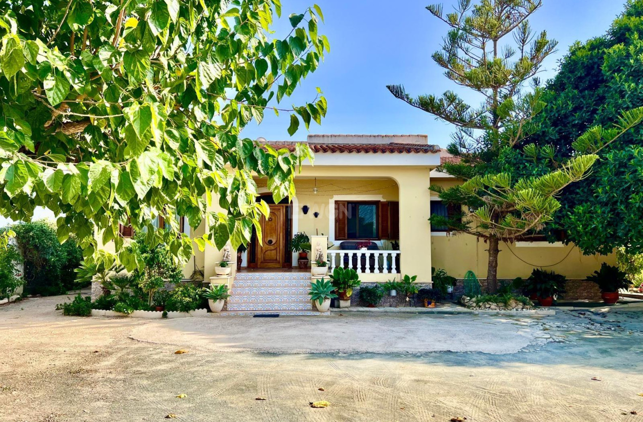 Odsprzedaż - Villa - Daya Vieja - Costa Blanca Sur