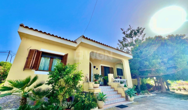 Odsprzedaż - Villa - Daya Vieja - Costa Blanca Sur