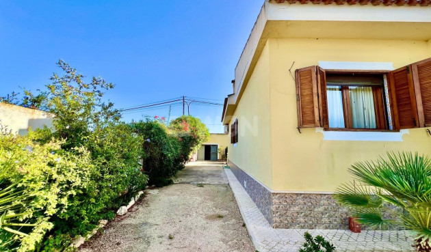 Odsprzedaż - Villa - Daya Vieja - Costa Blanca Sur