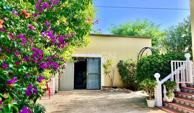 Odsprzedaż - Villa - Daya Vieja - Costa Blanca Sur