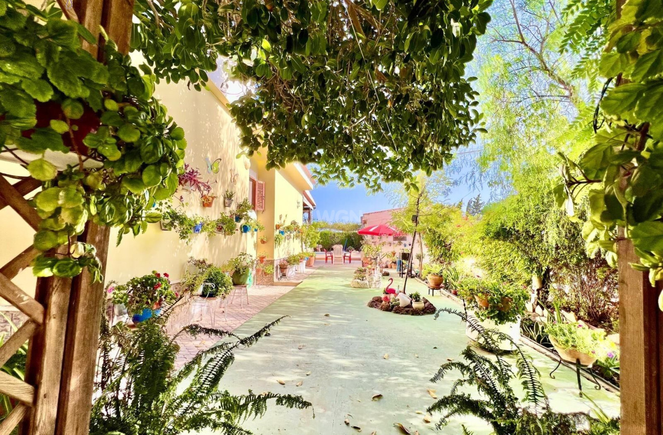 Odsprzedaż - Villa - Daya Vieja - Costa Blanca Sur