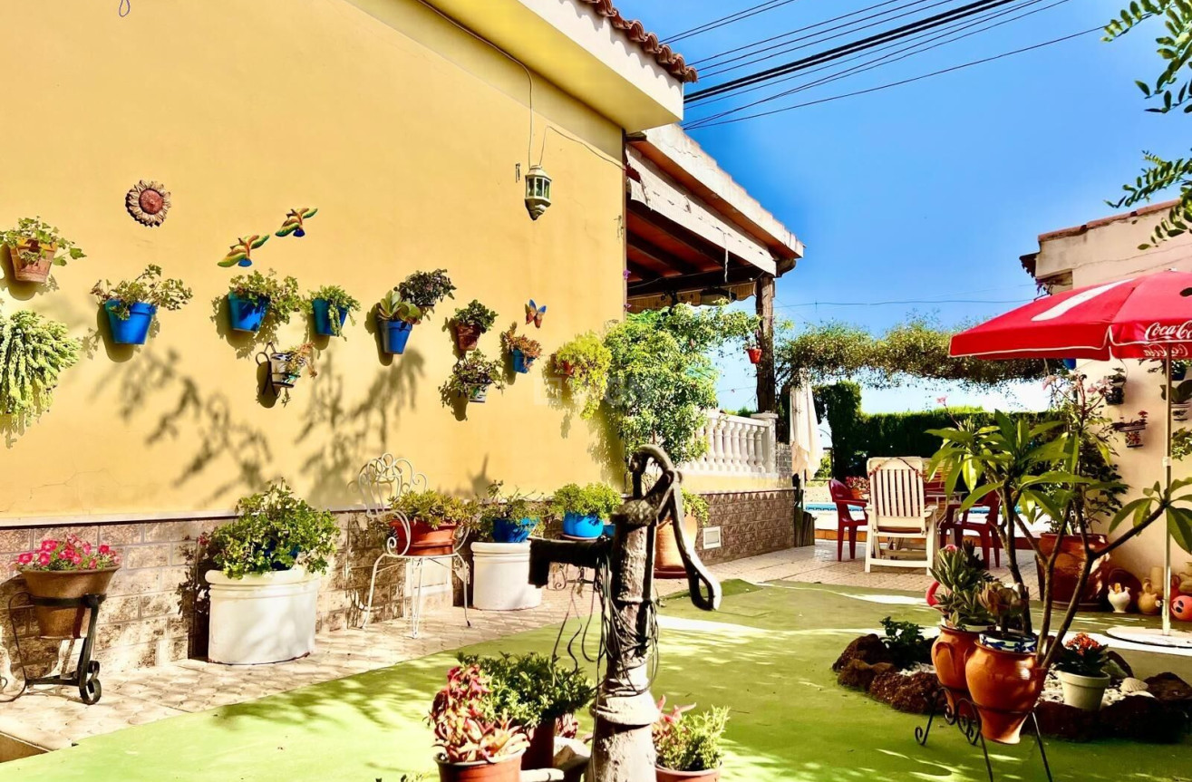 Odsprzedaż - Villa - Daya Vieja - Costa Blanca Sur