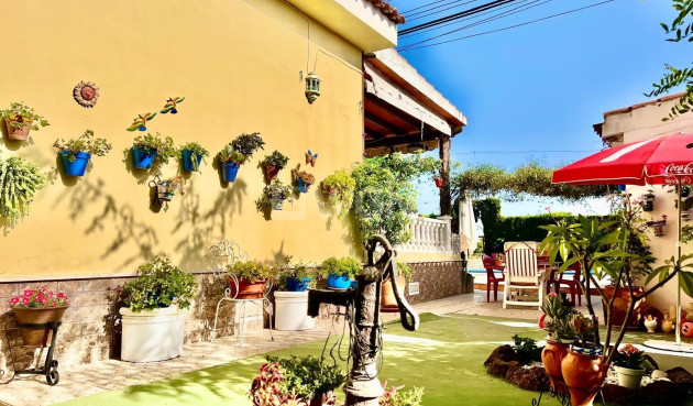 Odsprzedaż - Villa - Daya Vieja - Costa Blanca Sur