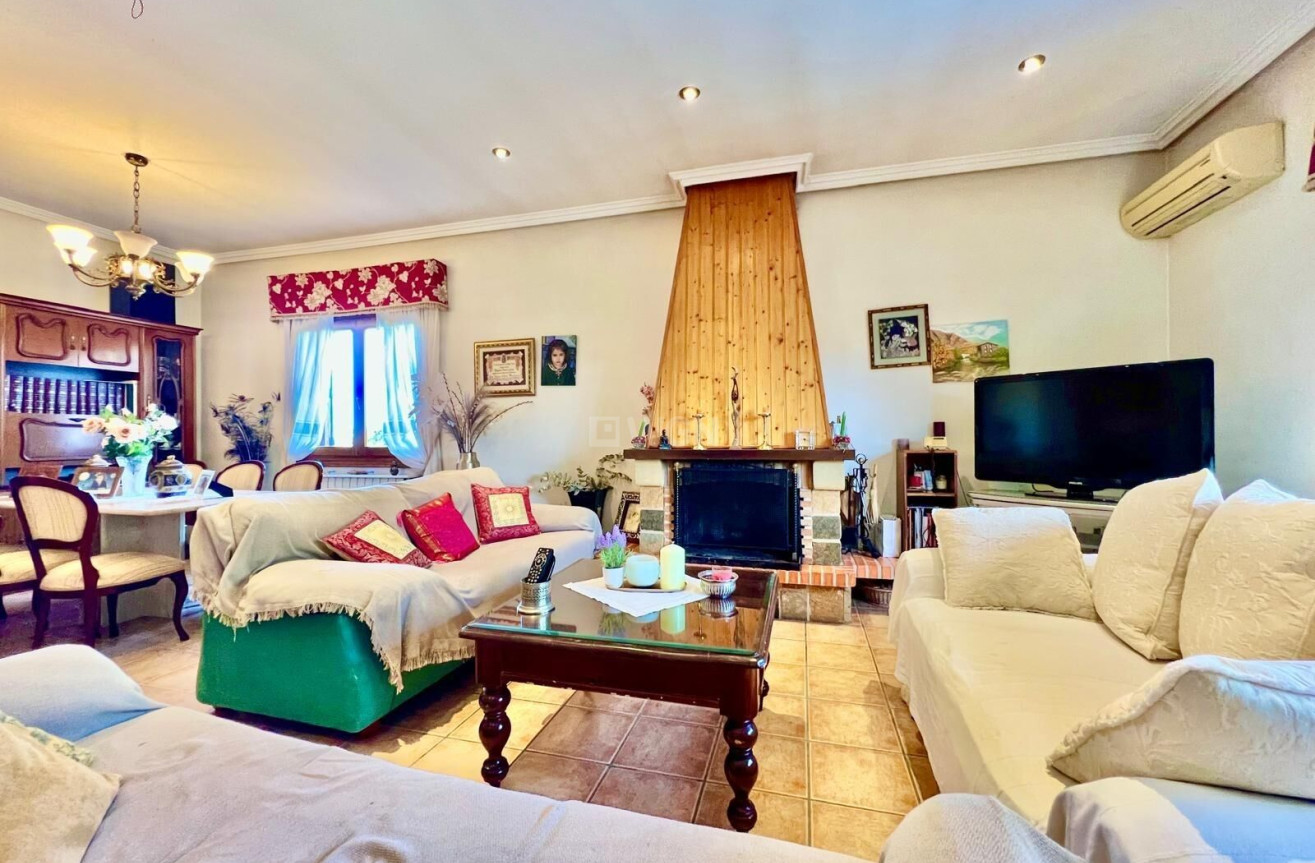 Odsprzedaż - Villa - Daya Vieja - Costa Blanca Sur