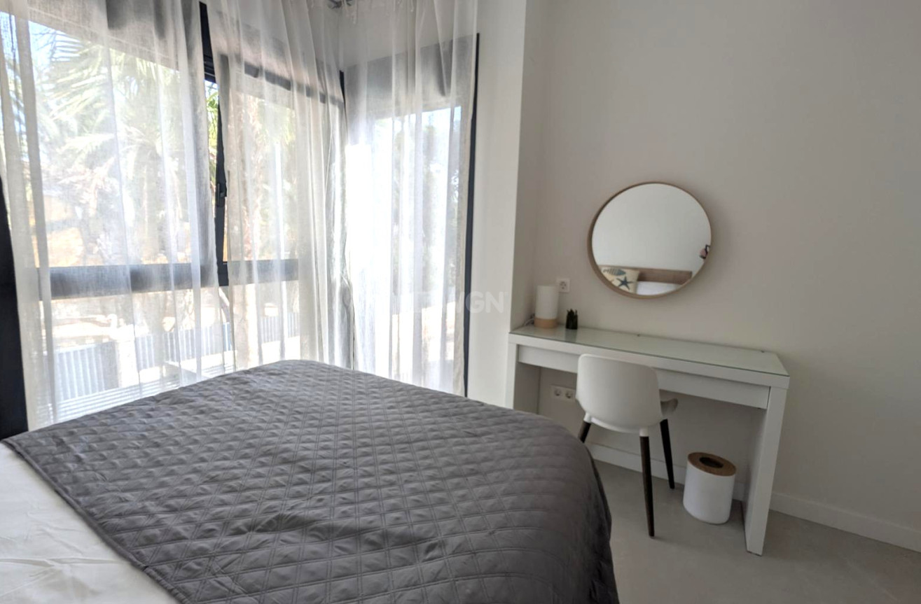 Odsprzedaż - Villa - Santiago de la ribera - Costa Calida