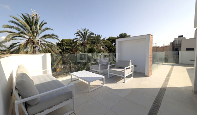 Odsprzedaż - Villa - Santiago de la ribera - Costa Calida