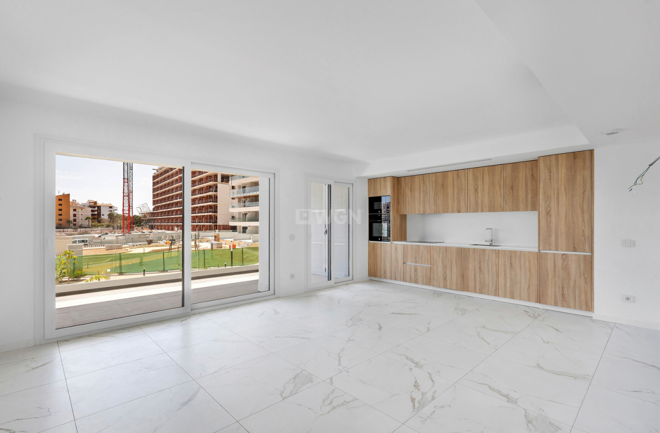 Odsprzedaż - Mieszkanie w bloku - Torrevieja - Costa Blanca