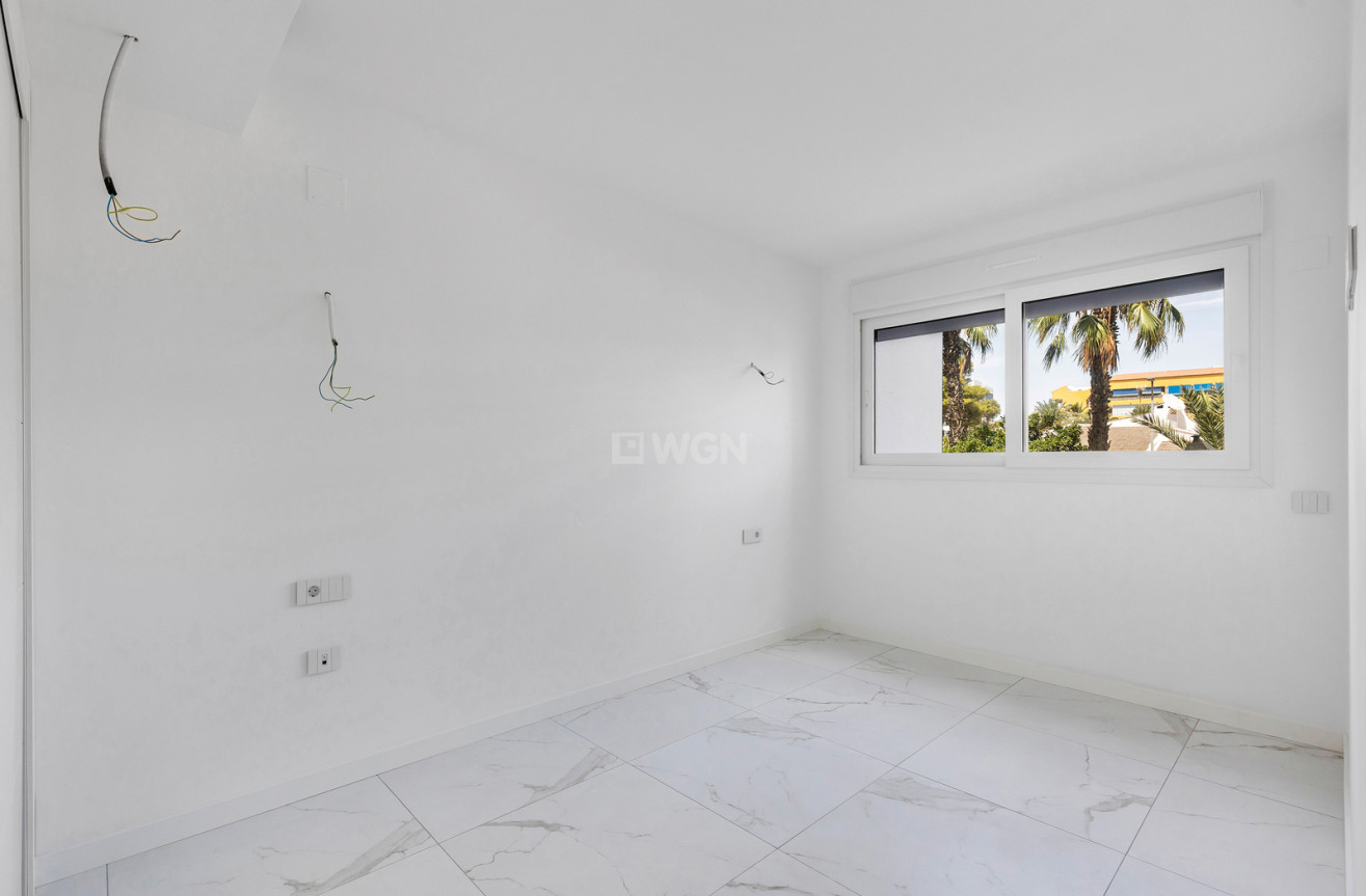 Odsprzedaż - Mieszkanie w bloku - Torrevieja - Costa Blanca