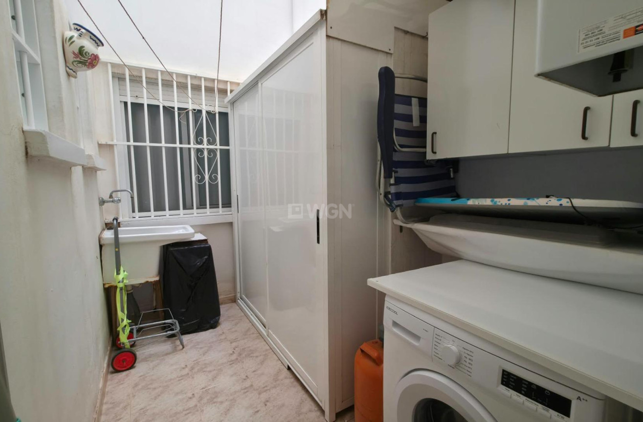 Resale - Apartment / flat - Torrevieja - Playa del Cura
