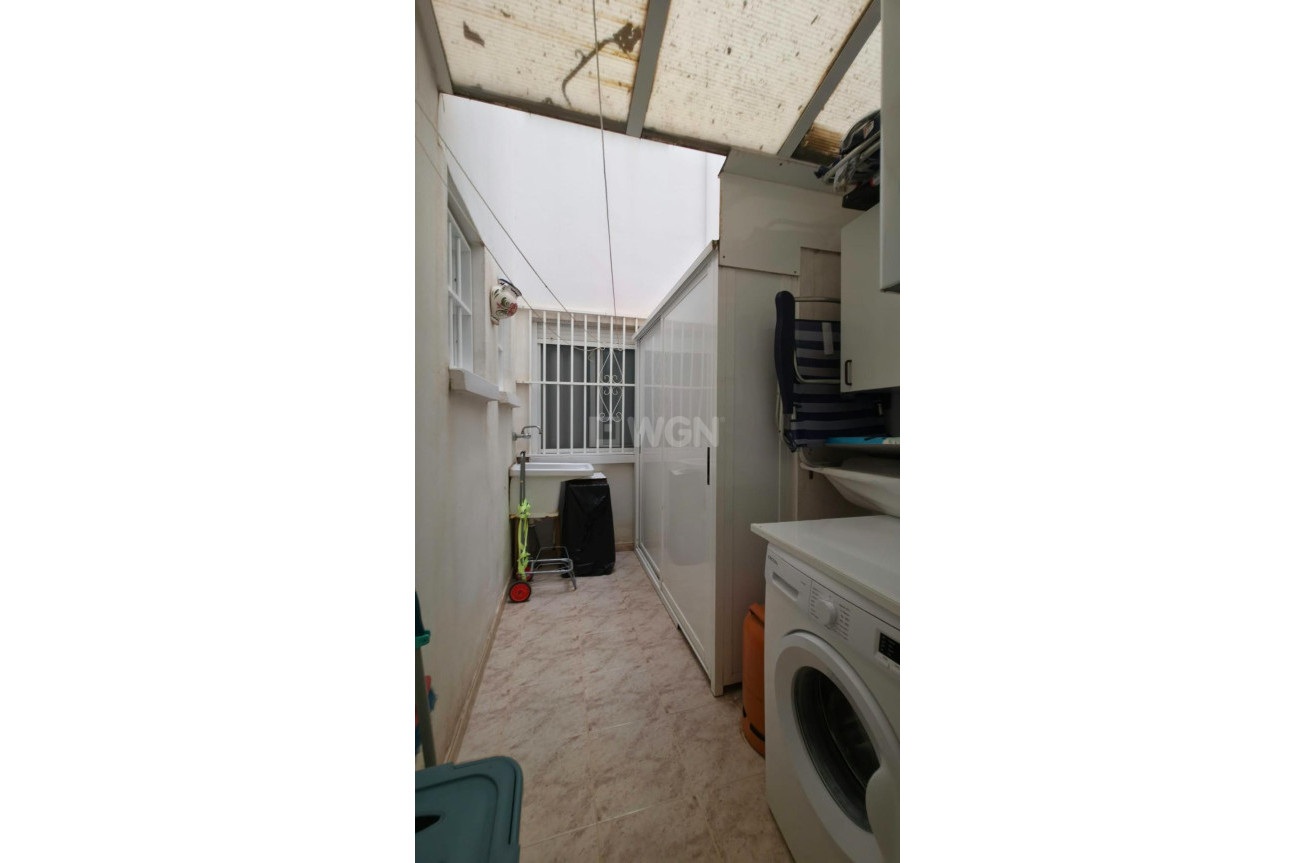 Resale - Apartment / flat - Torrevieja - Playa del Cura