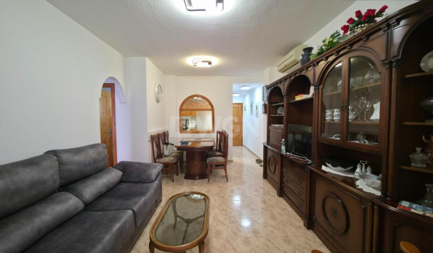 Resale - Apartment / flat - Torrevieja - Playa del Cura