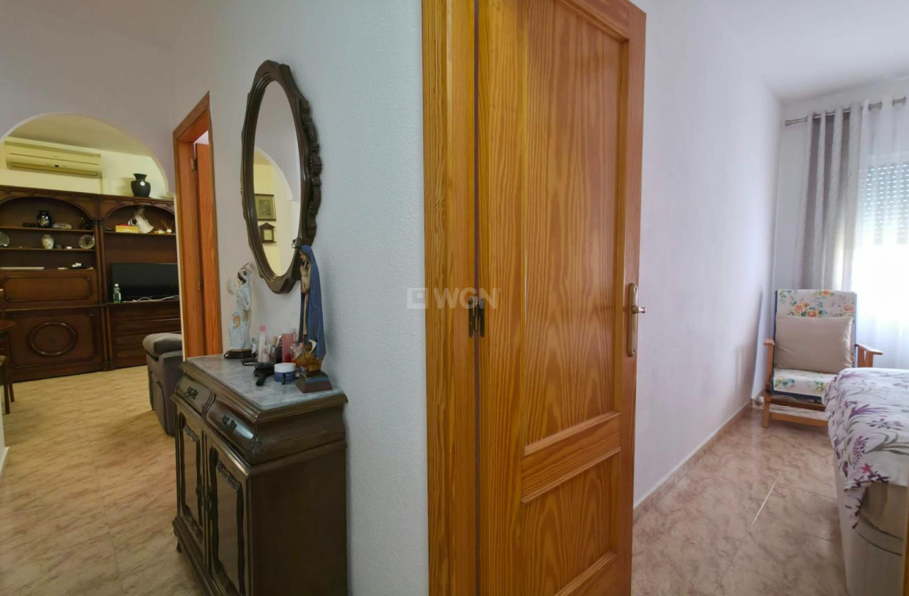 Resale - Apartment / flat - Torrevieja - Playa del Cura