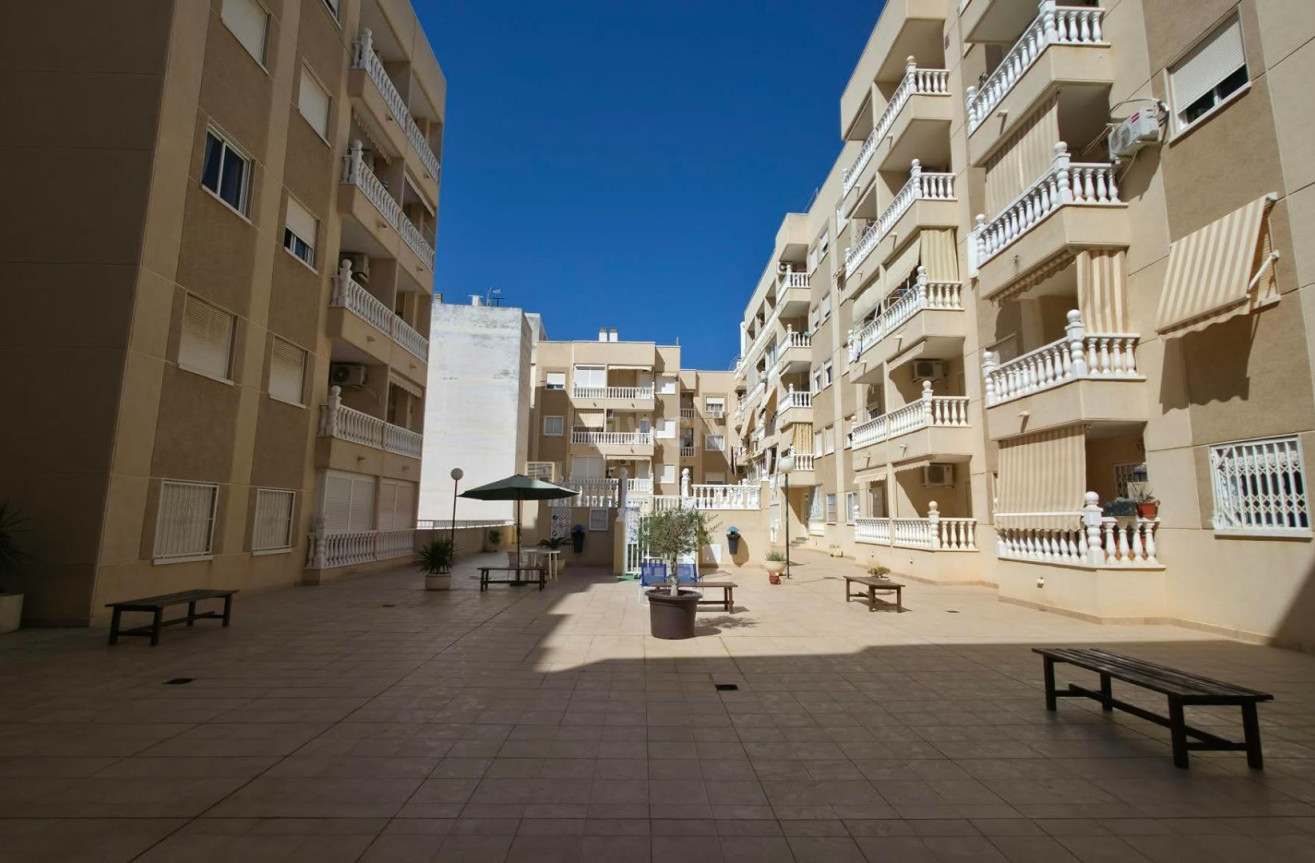 Resale - Apartment / flat - Torrevieja - Playa del Cura