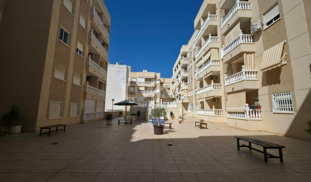 Resale - Apartment / flat - Torrevieja - Playa del Cura
