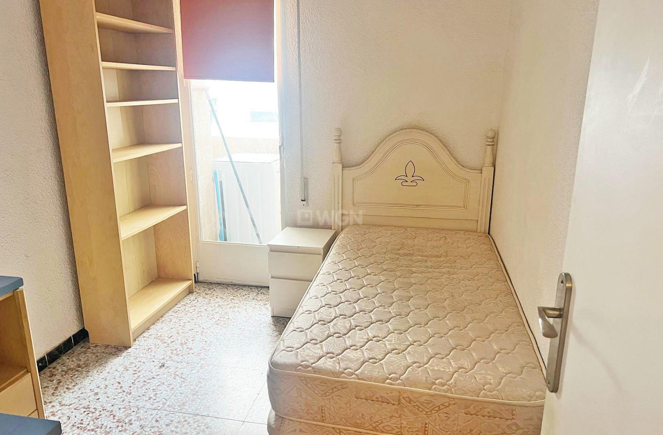 Odsprzedaż - Mieszkanie w bloku - Guardamar del Segura - Centro