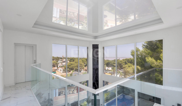 Odsprzedaż - Villa - Torrevieja - Costa Blanca