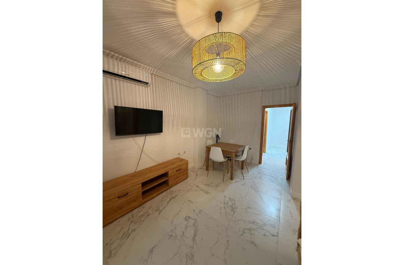 Resale - Apartment / flat - Torrevieja - Acequion