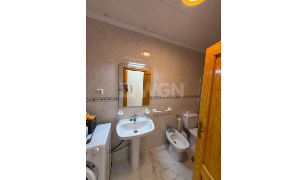Resale - Apartment / flat - Torrevieja - Acequion