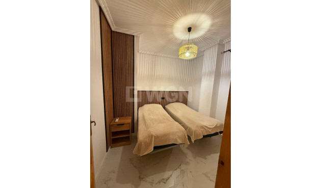Resale - Apartment / flat - Torrevieja - Acequion