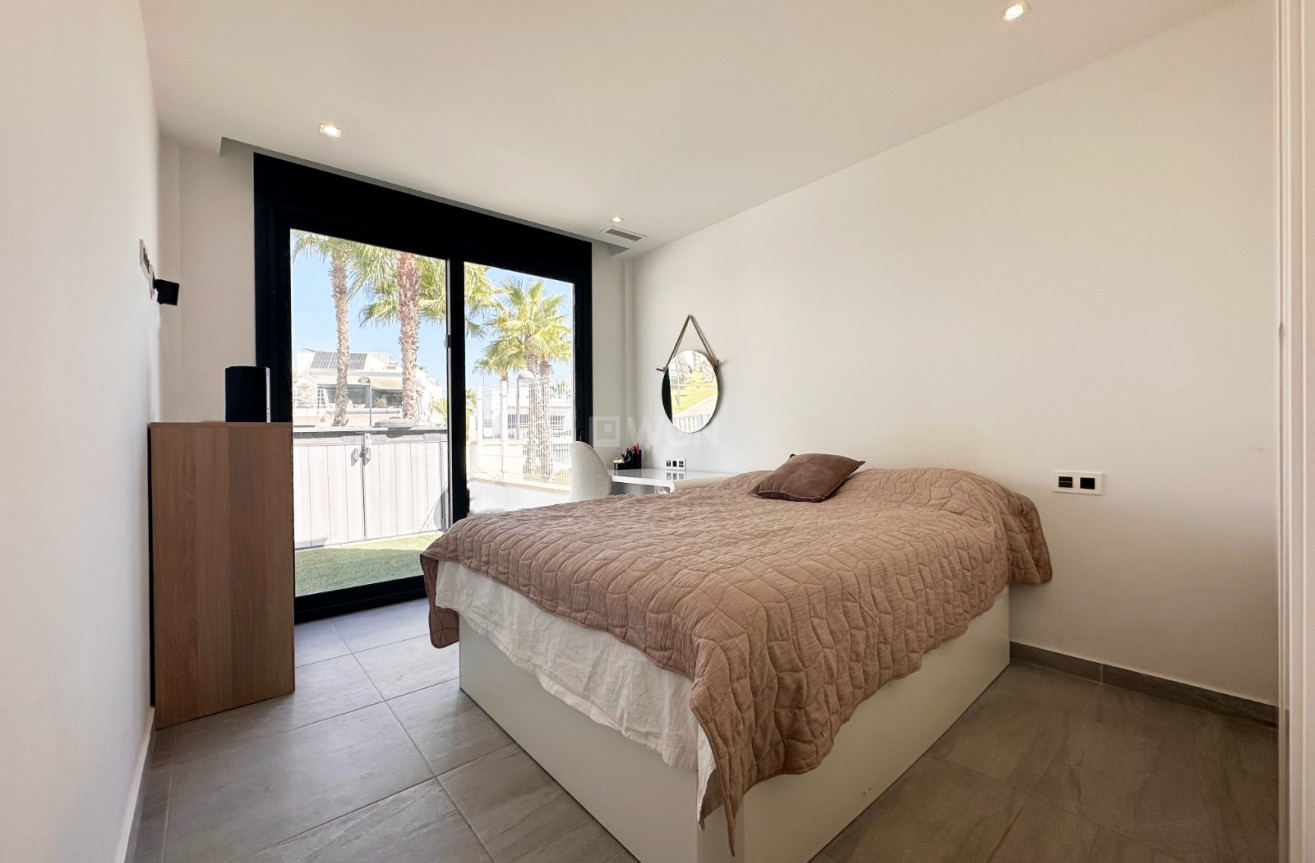 Reventa - Villa - San Miguel de Salinas - Inland