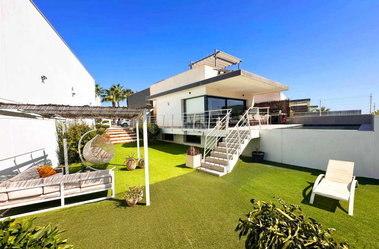 Reventa - Villa - San Miguel de Salinas - Inland