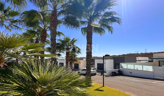 Reventa - Villa - San Miguel de Salinas - Inland