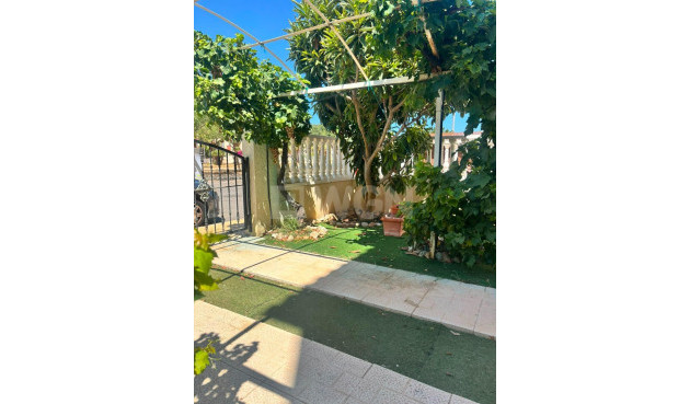 Odsprzedaż - Villa - Orihuela Costa - Lomas de Cabo Roig