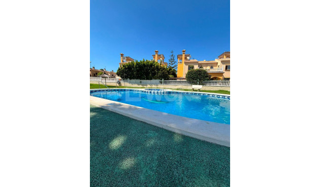 Odsprzedaż - Villa - Orihuela Costa - Lomas de Cabo Roig