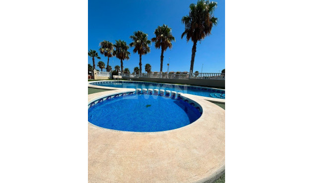 Odsprzedaż - Villa - Orihuela Costa - Lomas de Cabo Roig