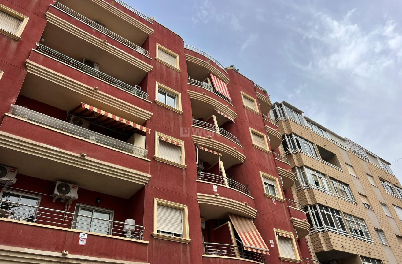 Odsprzedaż - Mieszkanie w bloku - Torrevieja - Centro