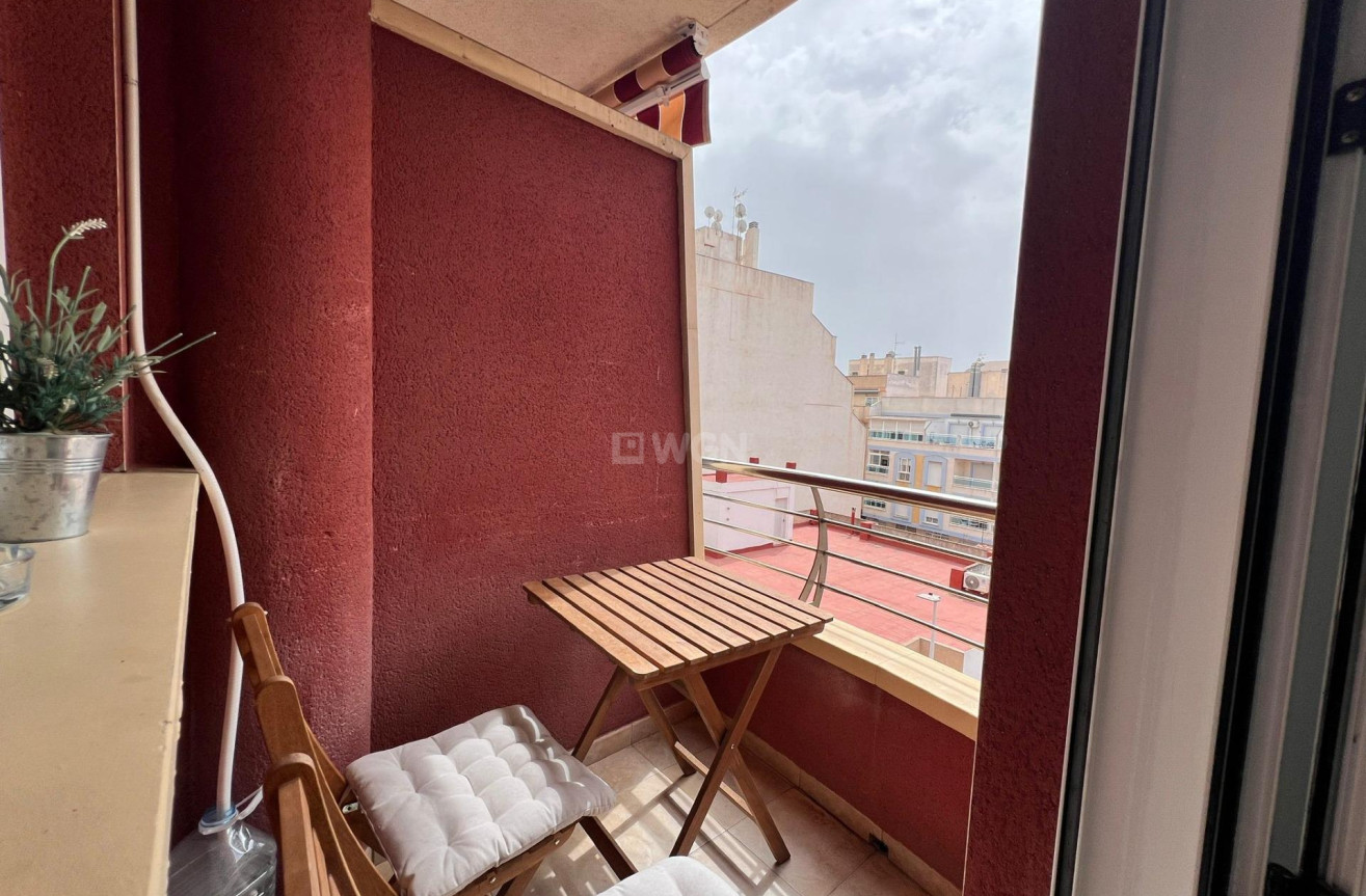 Odsprzedaż - Mieszkanie w bloku - Torrevieja - Centro