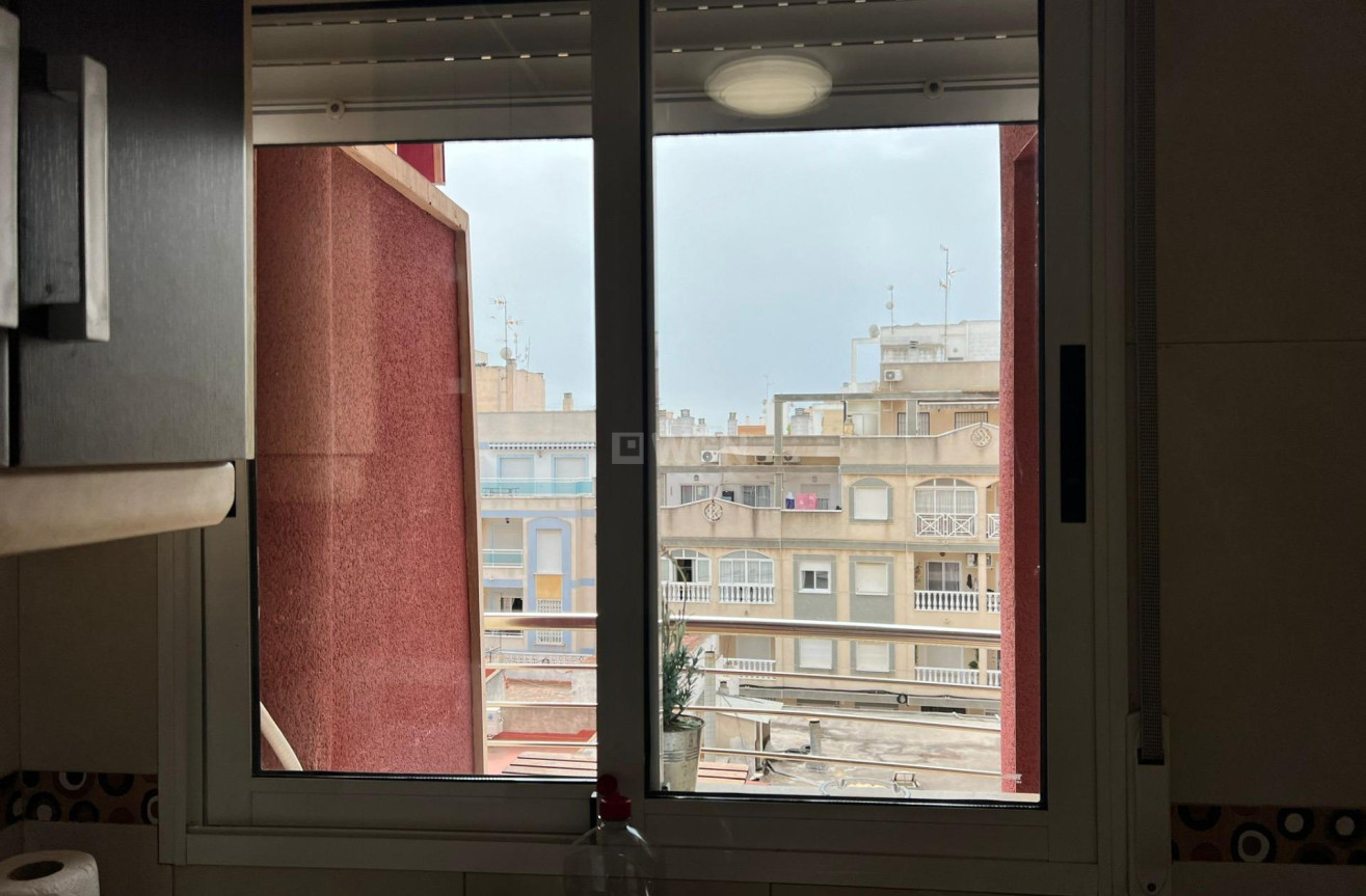Odsprzedaż - Mieszkanie w bloku - Torrevieja - Centro