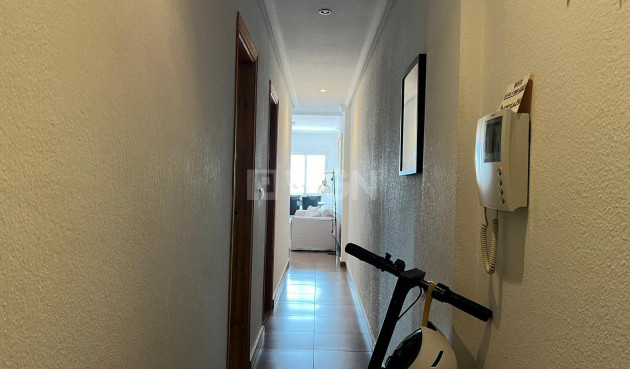 Odsprzedaż - Mieszkanie w bloku - Torrevieja - Centro